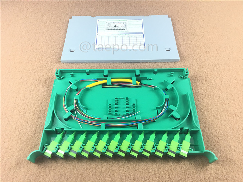 Fiber splice & patch tray, single tray, 12 fibers, for SC adapters, adapters 45 degree mounted, plastic, 300x180x25mm, with snap-on cover